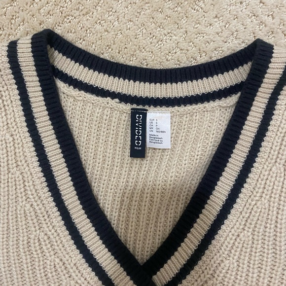 H&M Knit Sweater Vest - Picture 5 of 5